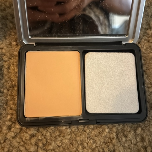 Makeup forever powder compact and HD powder - Picture 5 of 5